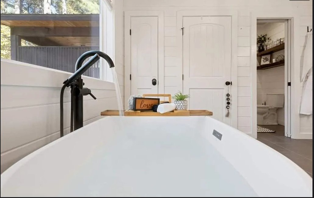 Spa soaking tub detail