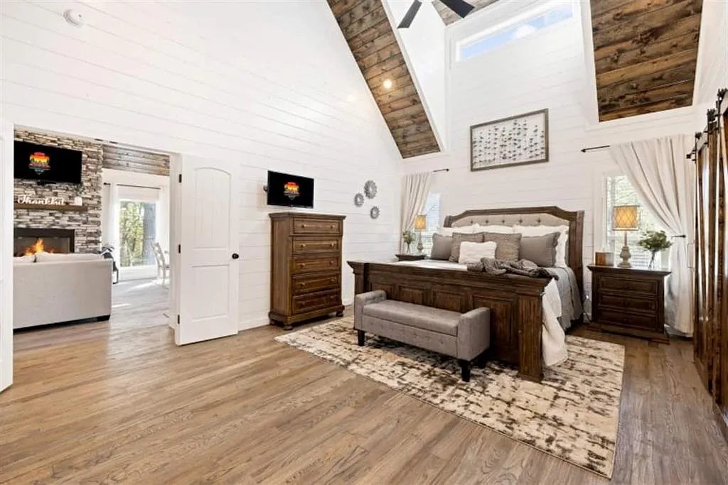 King bedroom